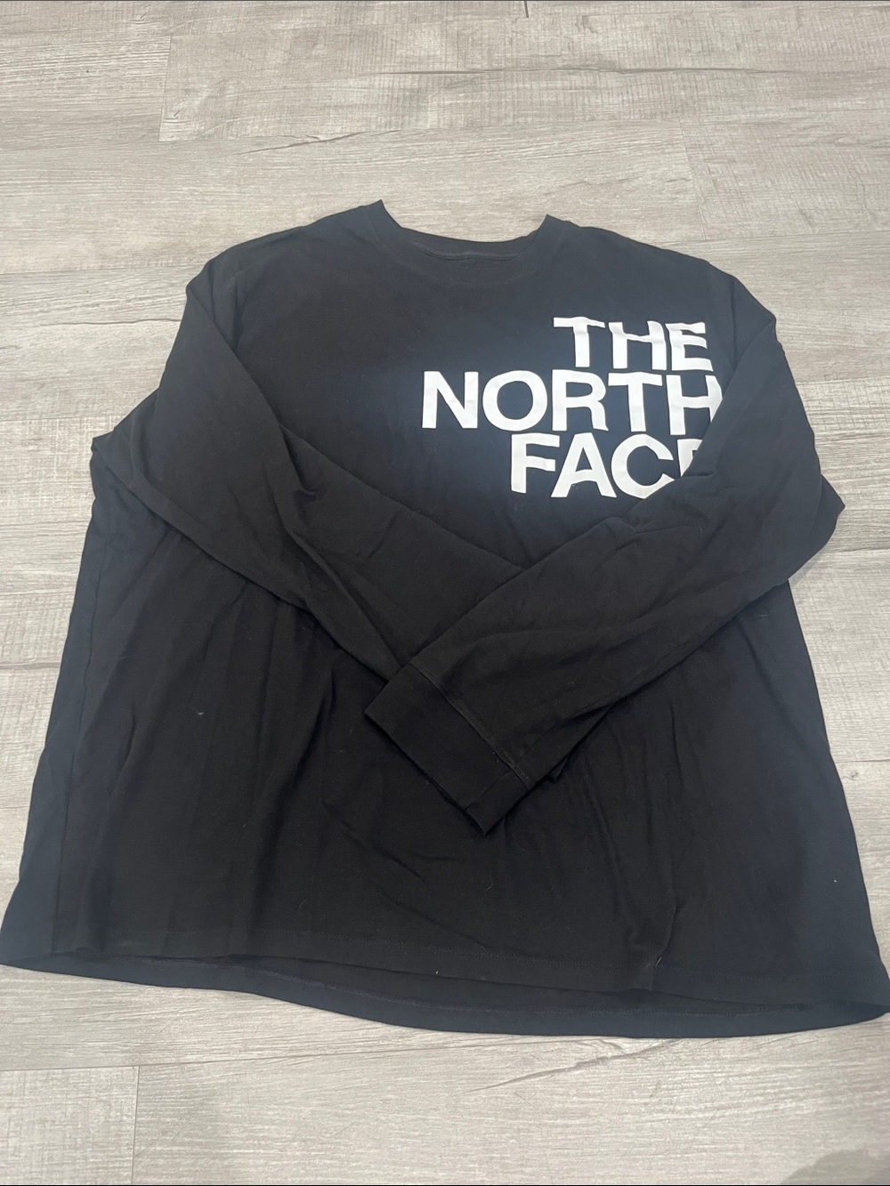 ✨Men’s Northface Top✨
